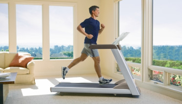 man running on a tredmill