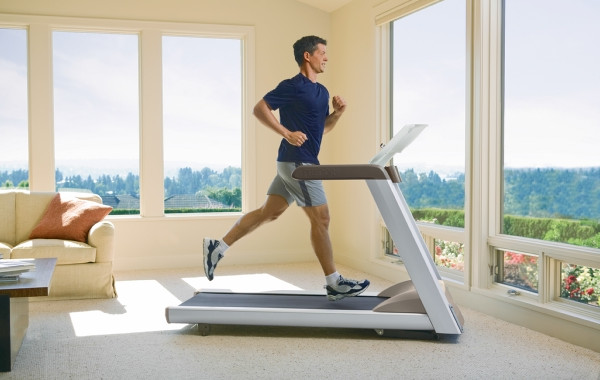 man running on a tredmill