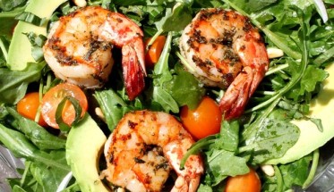 Spicy Shrimp with Avocado and Arugula Salad Recipe