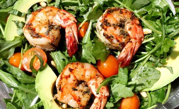 Spicy Shrimp with Avocado and Arugula Salad Recipe